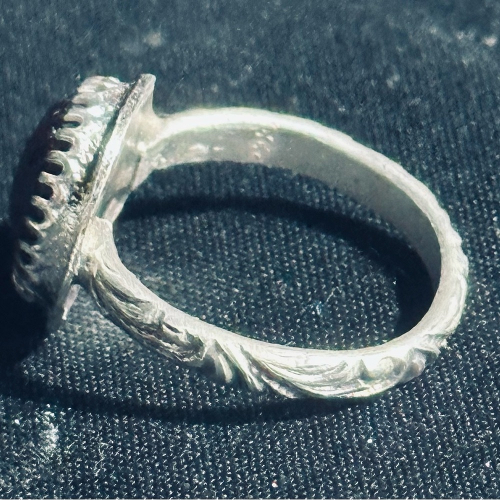 Sterling silver ruby artisan made ring - Picture 3 of 4